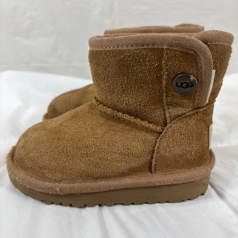 UGG Kids Classic Mini Boot in Chestnut